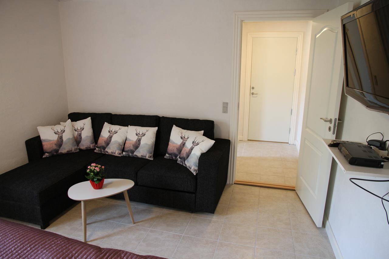 Hukaergaard Bed & Breakfast Ostbirk Екстериор снимка